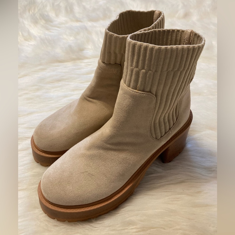 Weeboo Strive for More Chunky Sole women’s‎ Suede Sock Booties size 10 Tan boots